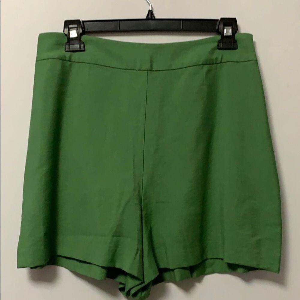 NWT LEITH GREEN SHORTS SIZE M